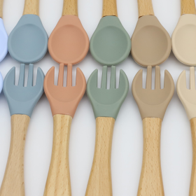 Baby Food Grade Wooden Handles Silicone Spoon Fork Cutlery (Color: Orange, size: Average Size (0-8Y))
