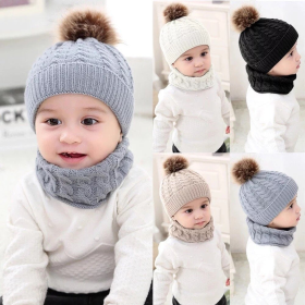 Hand-knitted beanie and neck wrap set (Color: gray-1)
